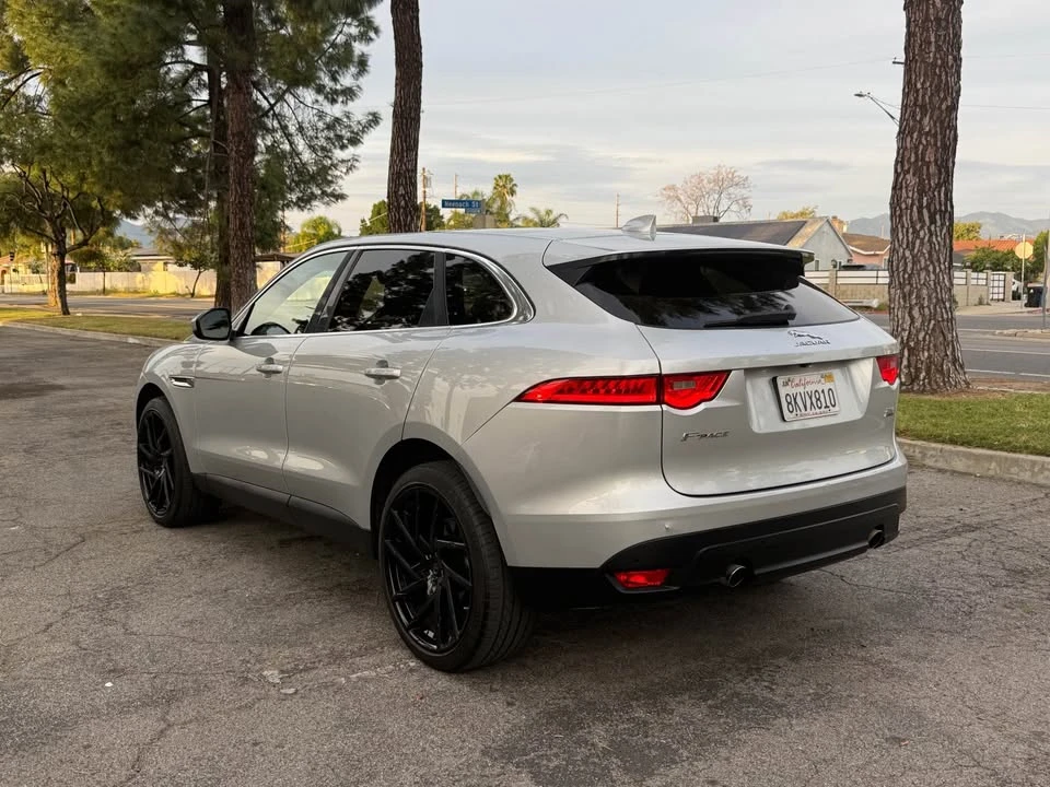 2019 Jaguar F-Pace - Image 4 of 19