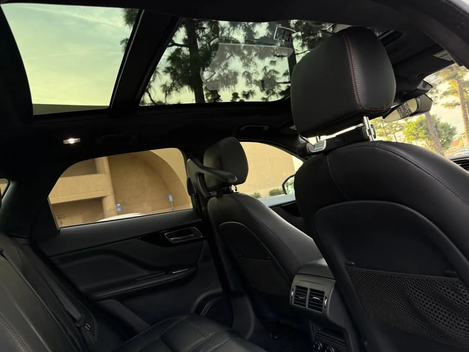 2019 Jaguar F-Pace - Image 8 of 19