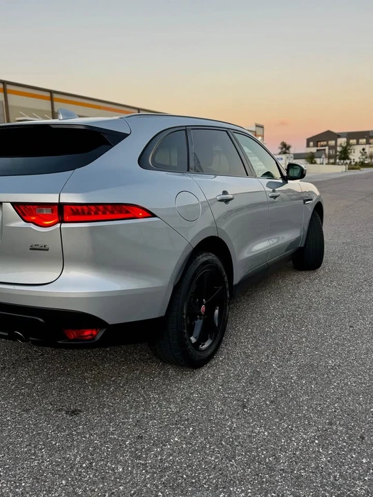 2019 Jaguar F-Pace - Image 2 of 13