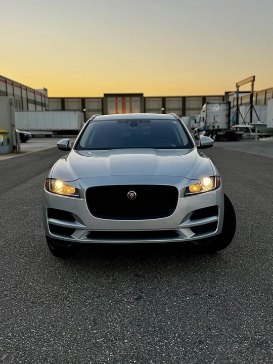 2019 Jaguar F-Pace - Image 4 of 13
