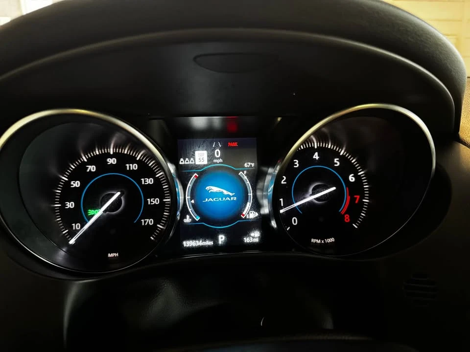 2019 Jaguar F-Pace - Image 12 of 13