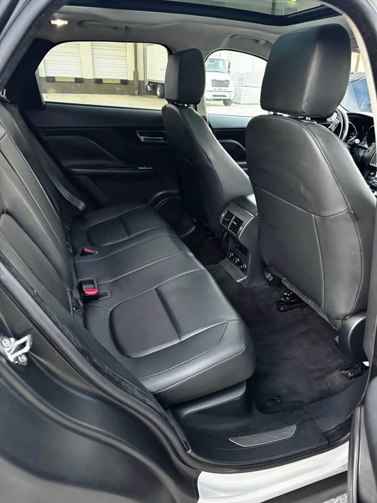 2019 Jaguar F-Pace - Image 10 of 13