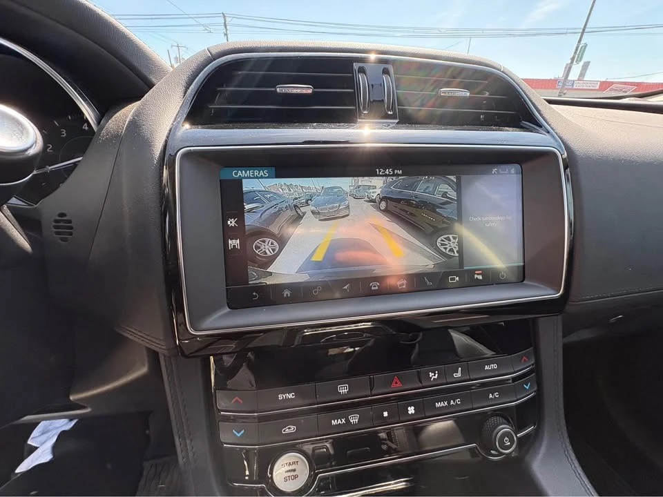2019 Jaguar F-Pace - Image 13 of 17
