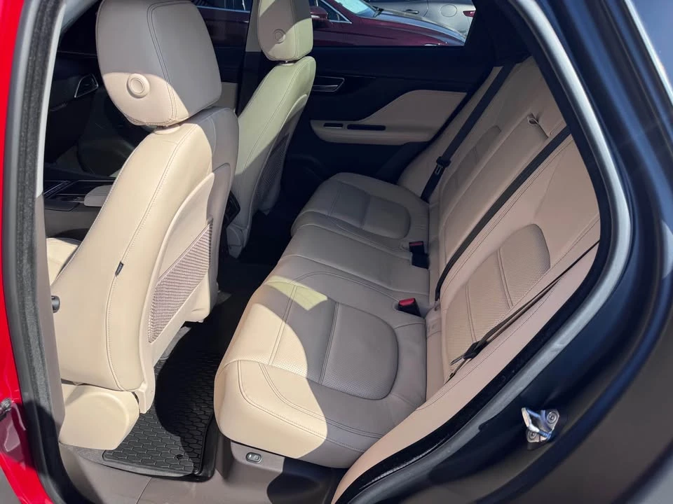2019 Jaguar F-Pace - Image 4 of 5