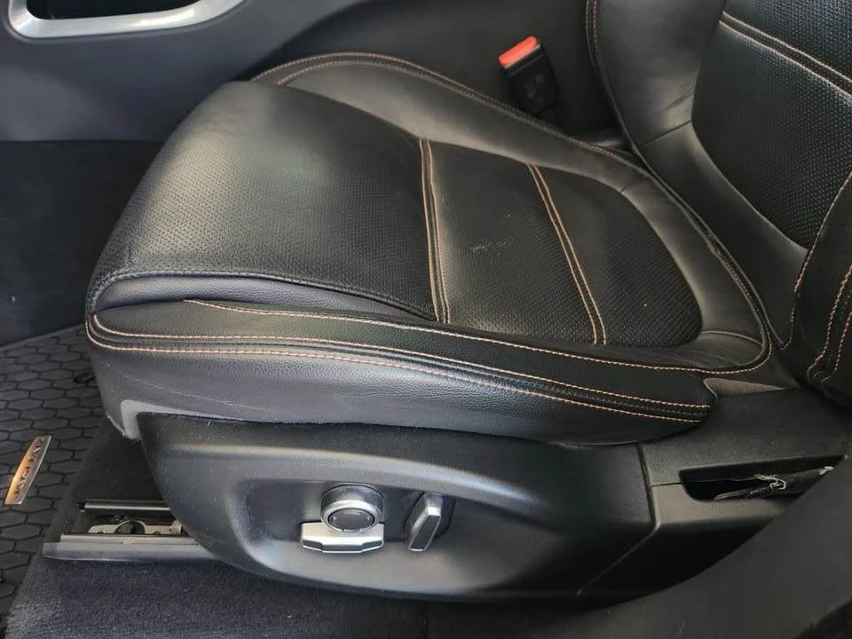 2019 Jaguar F-Pace - Image 9 of 19