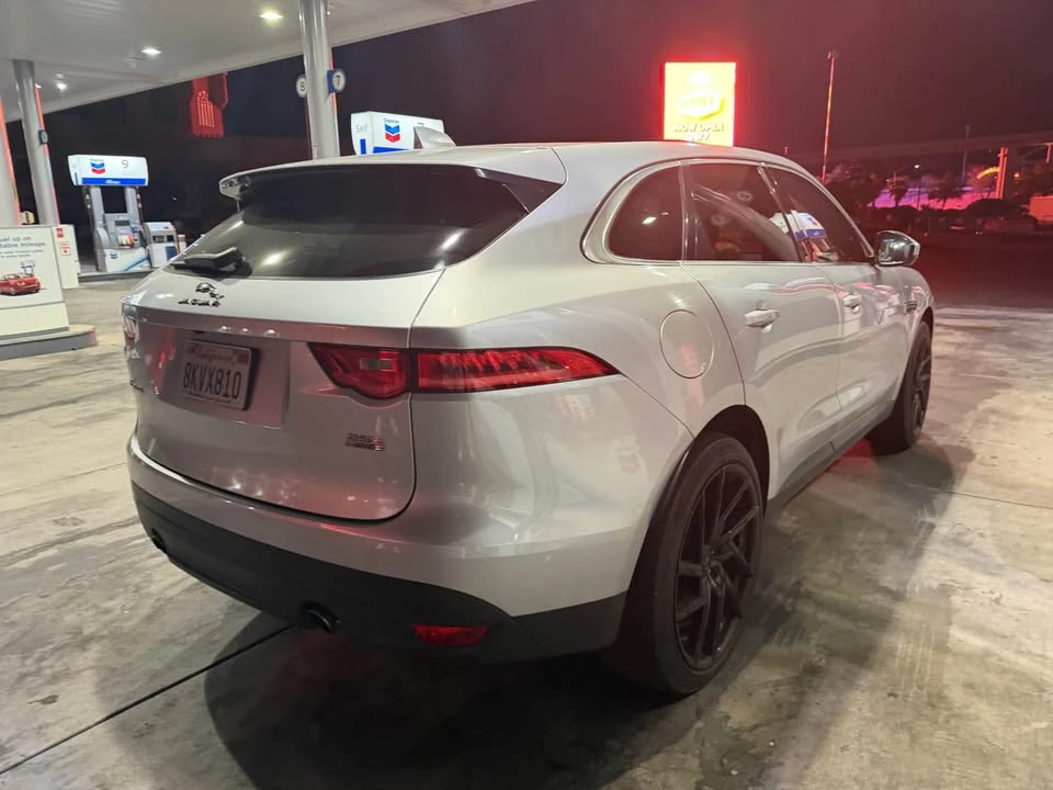 2019 Jaguar F-Pace - Image 4 of 10