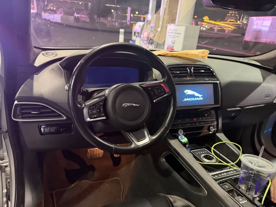 2019 Jaguar F-Pace - Image 3 of 10