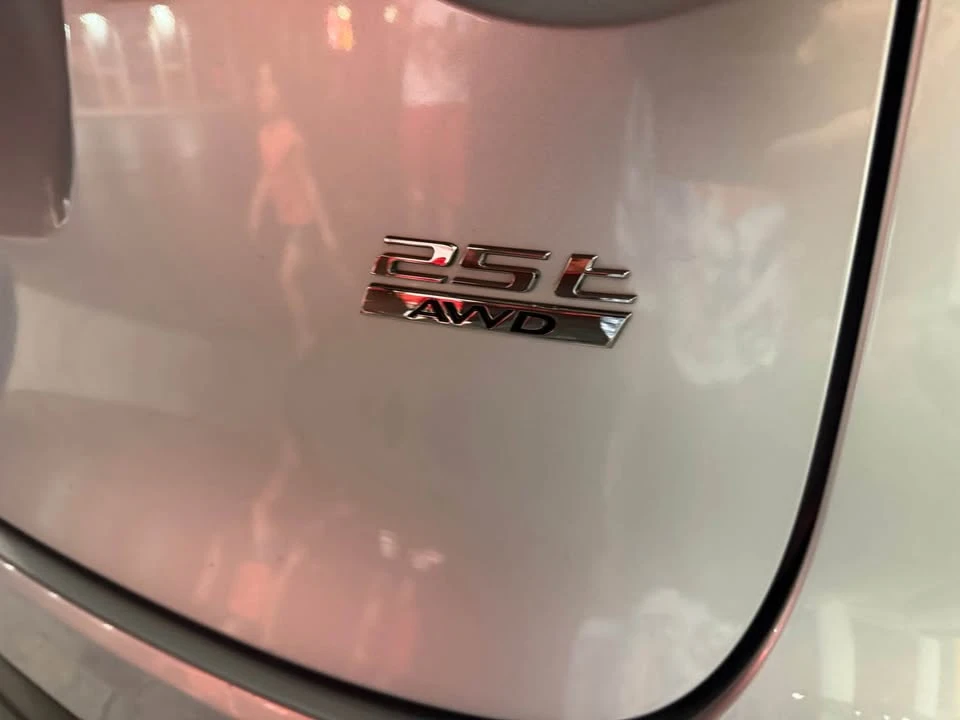 2019 Jaguar F-Pace - Image 6 of 10
