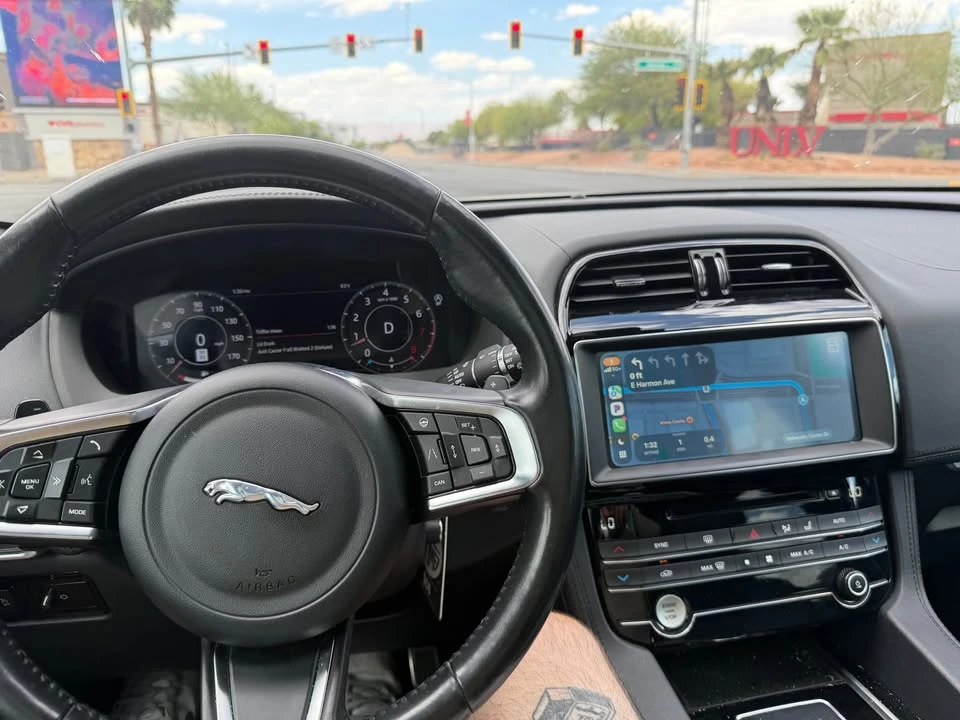 2019 Jaguar F-Pace - Image 9 of 10
