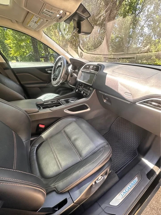 2019 Jaguar F-Pace - Image 6 of 20