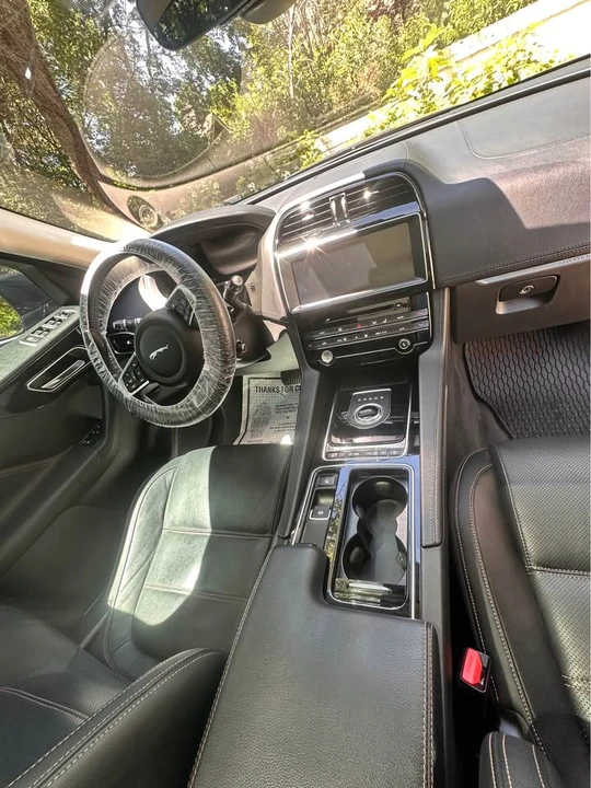 2019 Jaguar F-Pace - Image 7 of 20