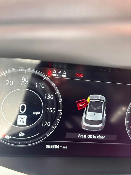 2019 Jaguar F-Pace - Image 14 of 20