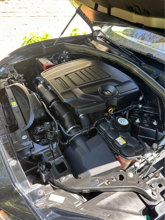 2019 Jaguar F-Pace - Image 16 of 20