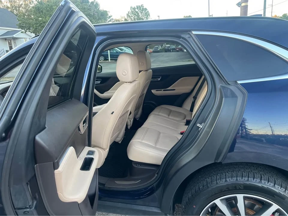 2019 Jaguar F-Pace - Image 8 of 13