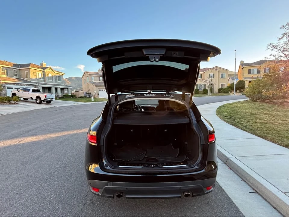 2019 Jaguar F-Pace - Image 14 of 20