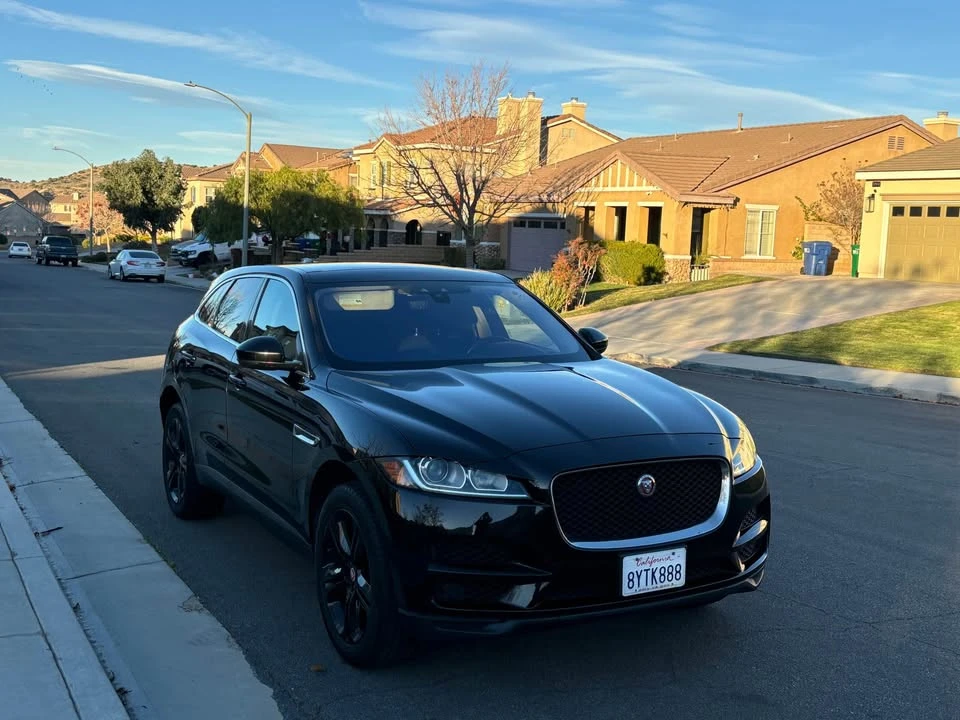 2019 Jaguar F-Pace - Image 7 of 20