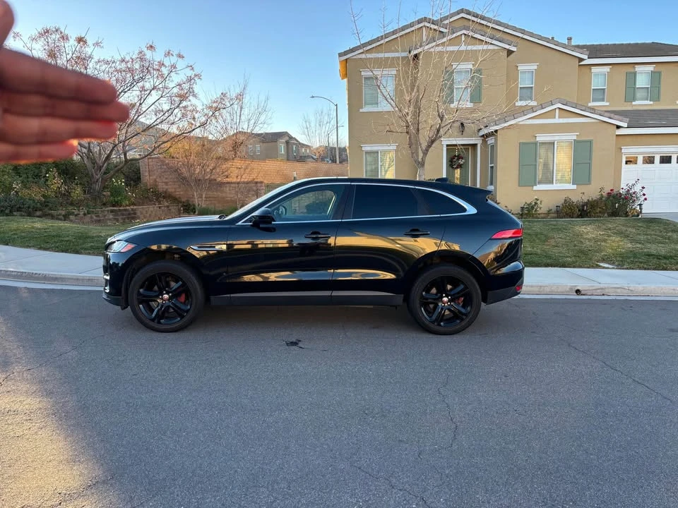 2019 Jaguar F-Pace - Image 4 of 20