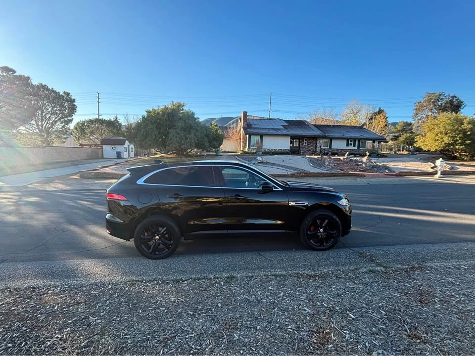 2019 Jaguar F-Pace - Image 8 of 17
