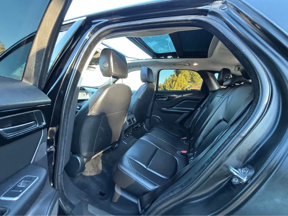 2019 Jaguar F-Pace - Image 14 of 17