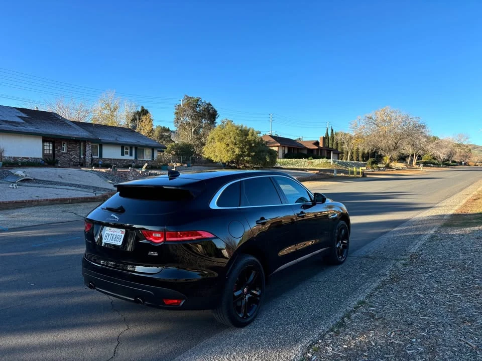 2019 Jaguar F-Pace - Image 7 of 17