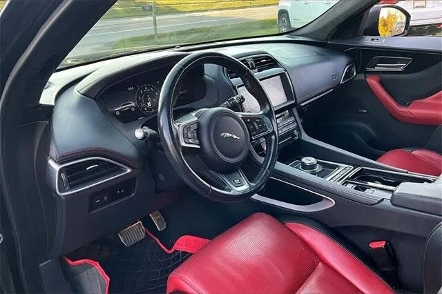 2019 Jaguar F-Pace - Image 14 of 16