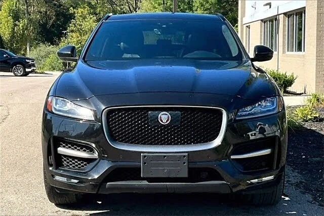 2019 Jaguar F-Pace - Image 2 of 16