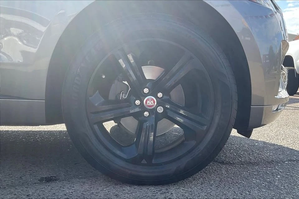 2019 Jaguar F-Pace - Image 8 of 19