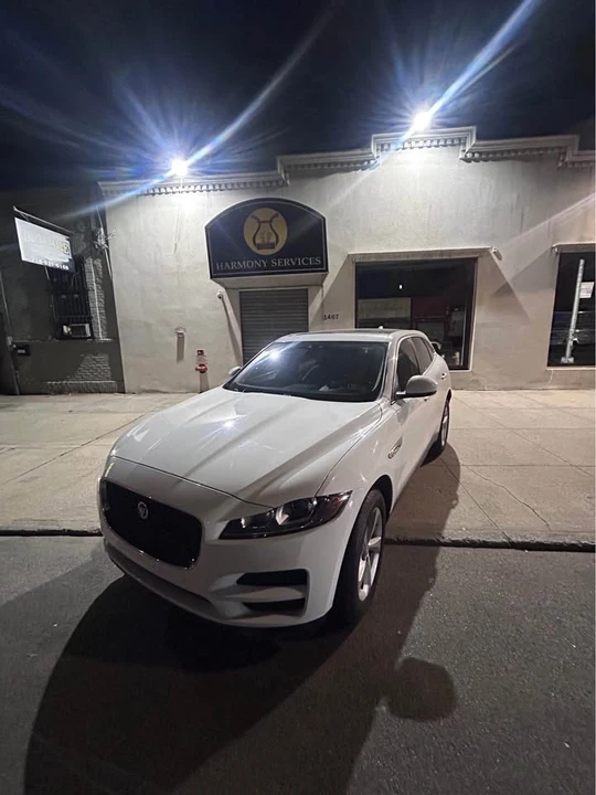 2019 Jaguar F-Pace - Image 2 of 11