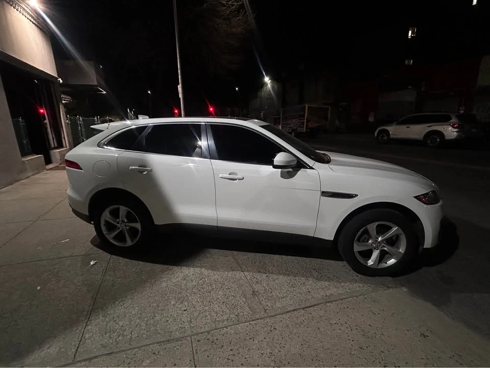 2019 Jaguar F-Pace - Image 5 of 11