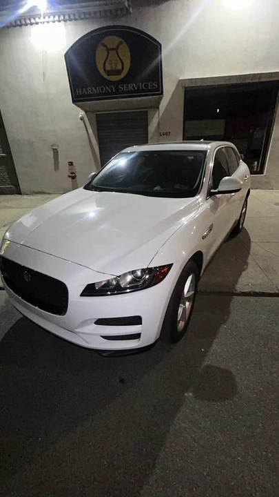 2019 Jaguar F-Pace - Image 10 of 11