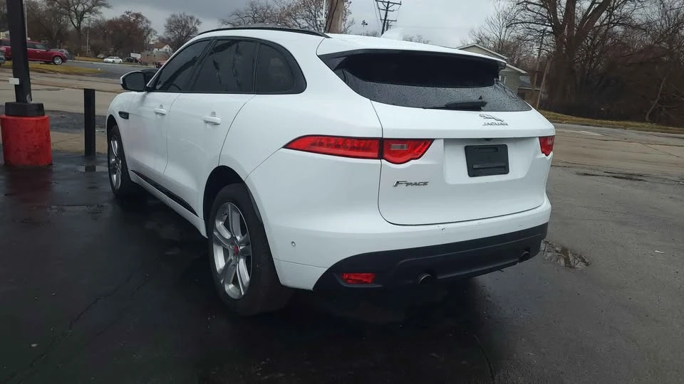 2019 Jaguar F-Pace - Image 3 of 14