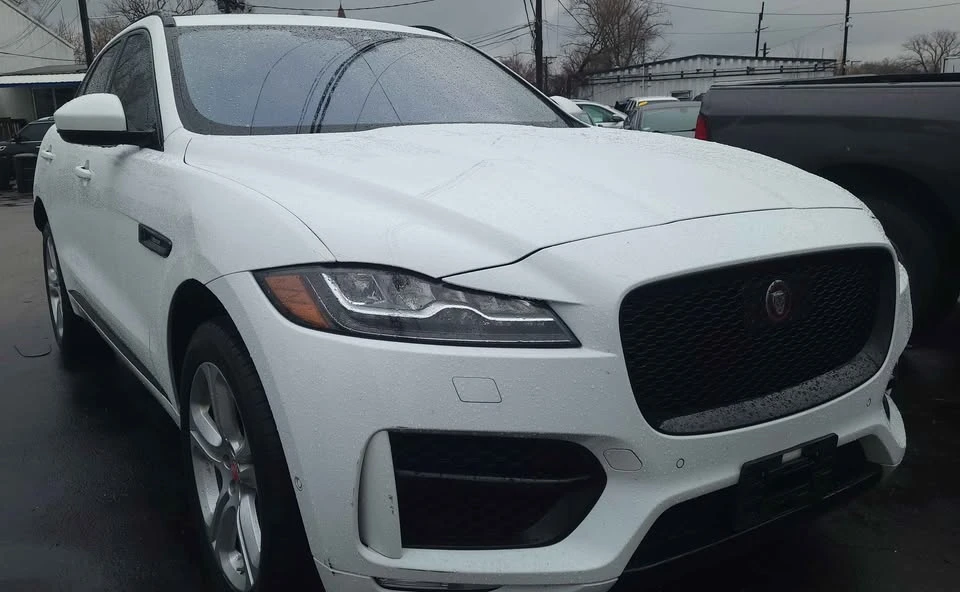 2019 Jaguar F-Pace - Image 10 of 14