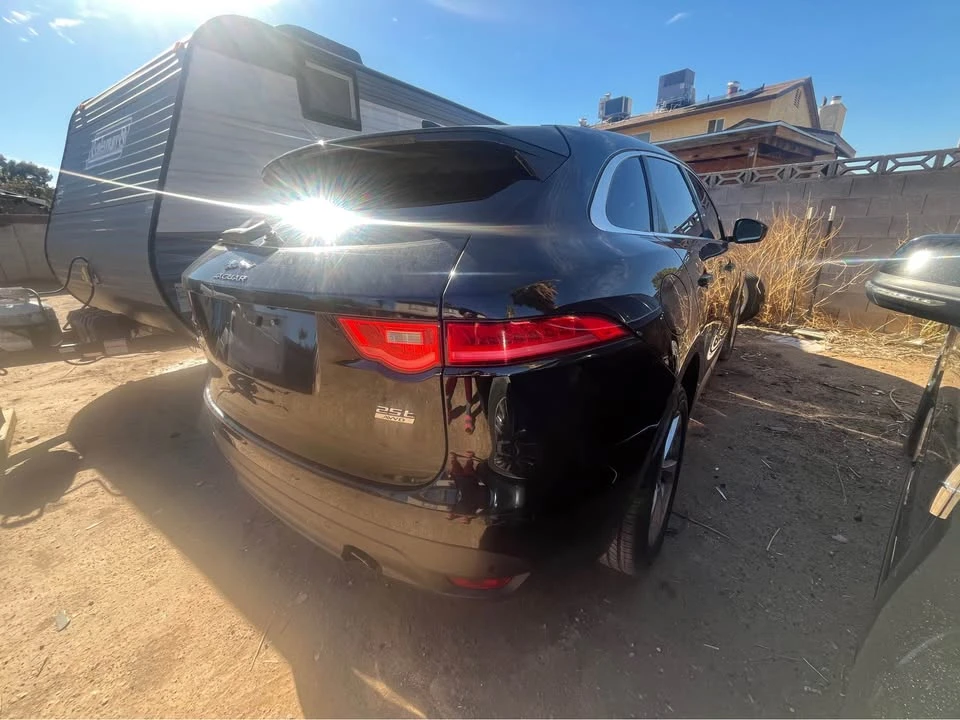 2019 Jaguar F-Pace - Image 7 of 10