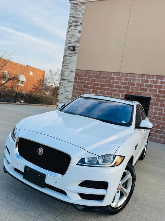 2019 Jaguar F-Pace - Image 2 of 20