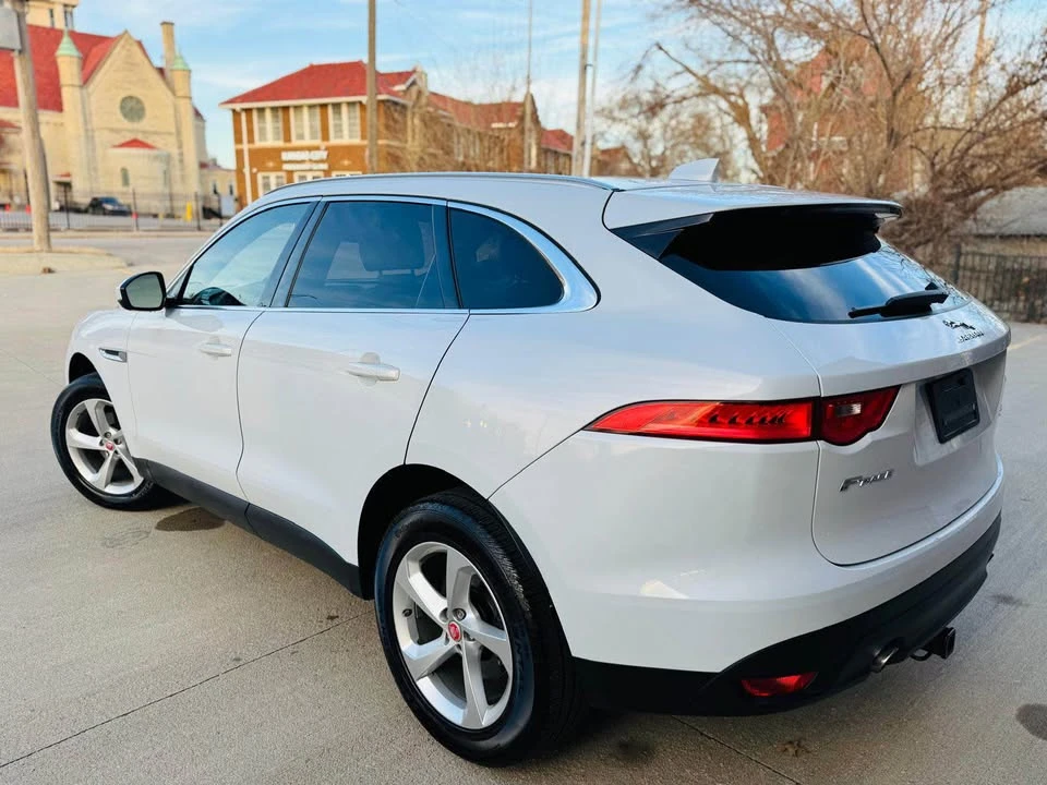 2019 Jaguar F-Pace - Image 18 of 20