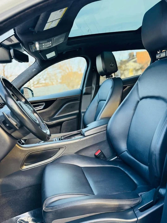 2019 Jaguar F-Pace - Image 19 of 20
