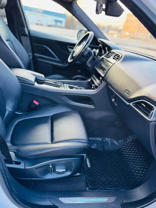 2019 Jaguar F-Pace - Image 15 of 20