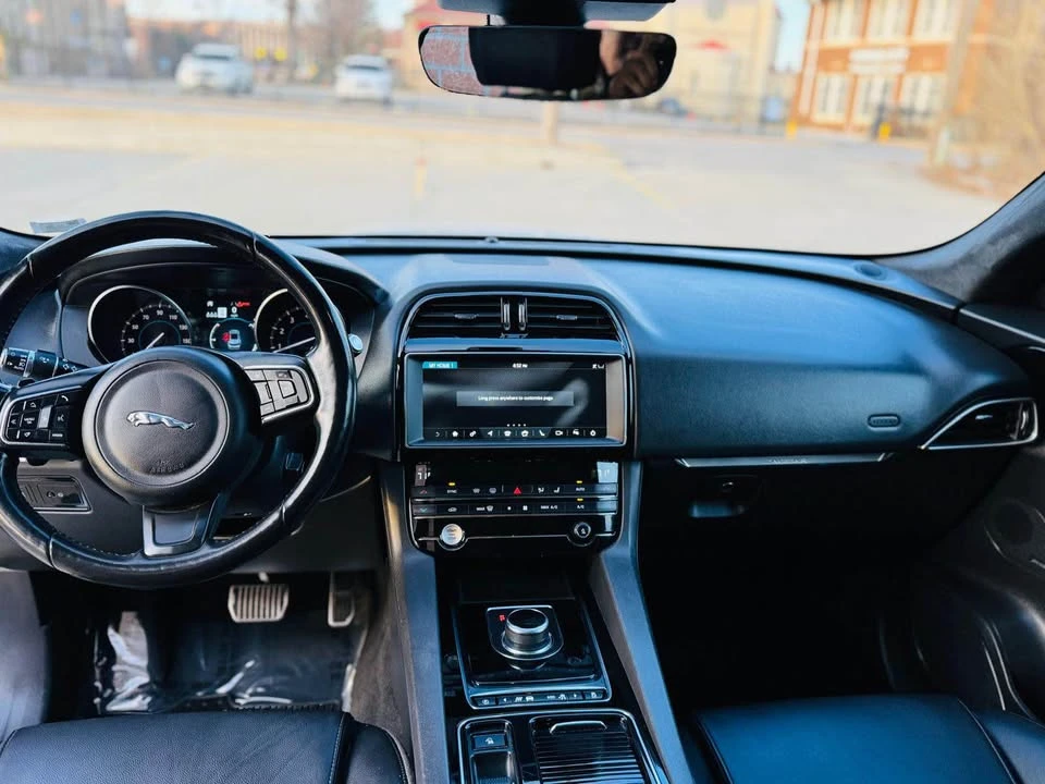 2019 Jaguar F-Pace - Image 14 of 20