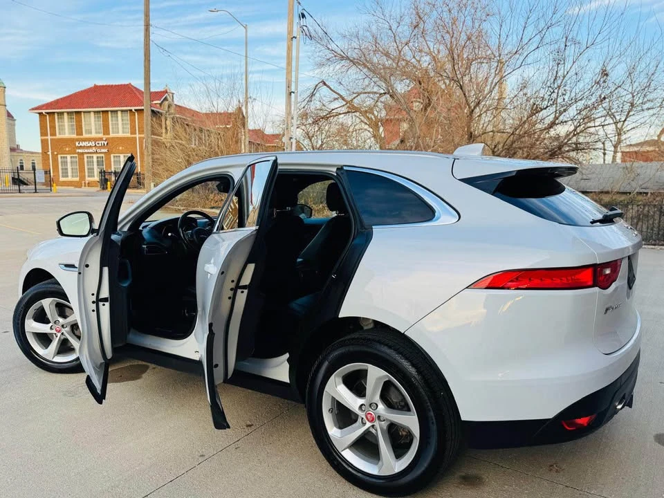 2019 Jaguar F-Pace - Image 4 of 20
