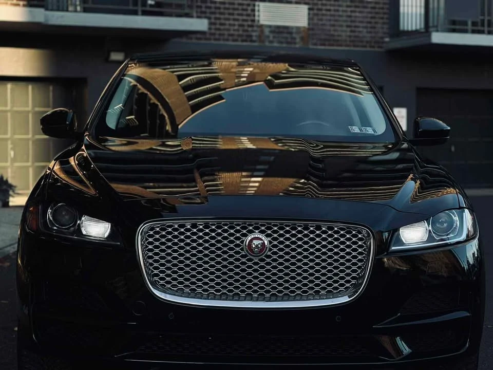 2019 Jaguar F-Pace - Image 3 of 15