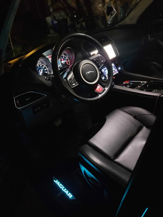 2019 Jaguar F-Pace - Image 13 of 15