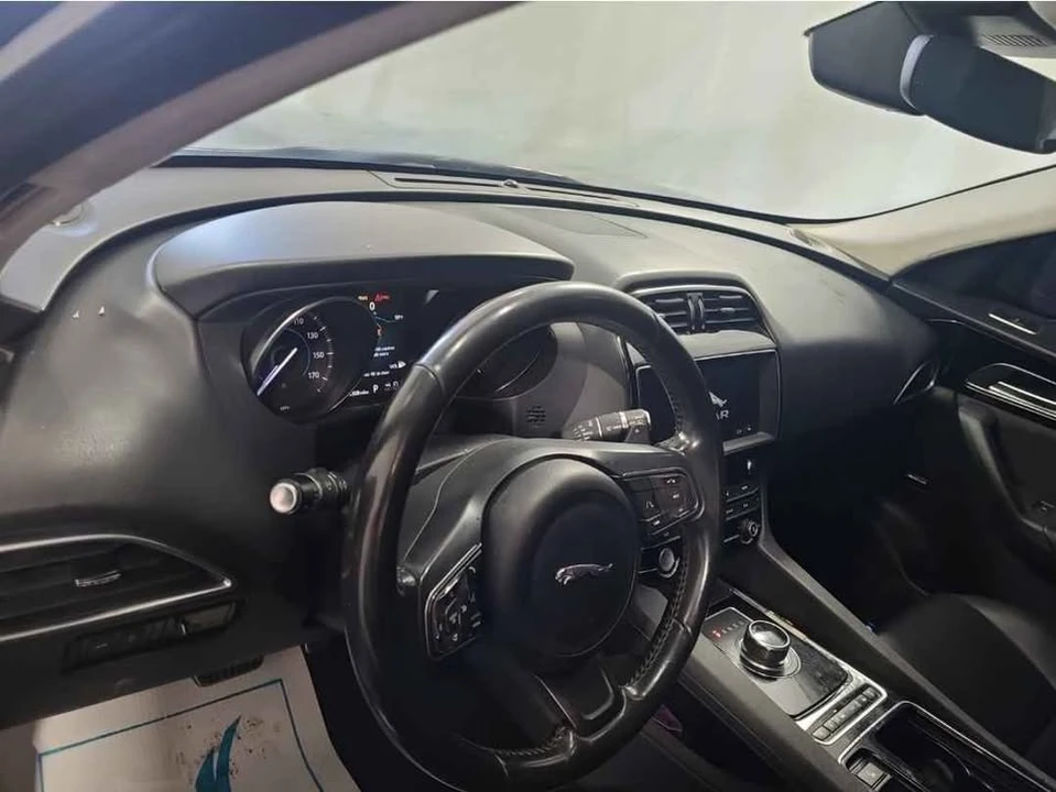 2019 Jaguar F-Pace - Image 6 of 12