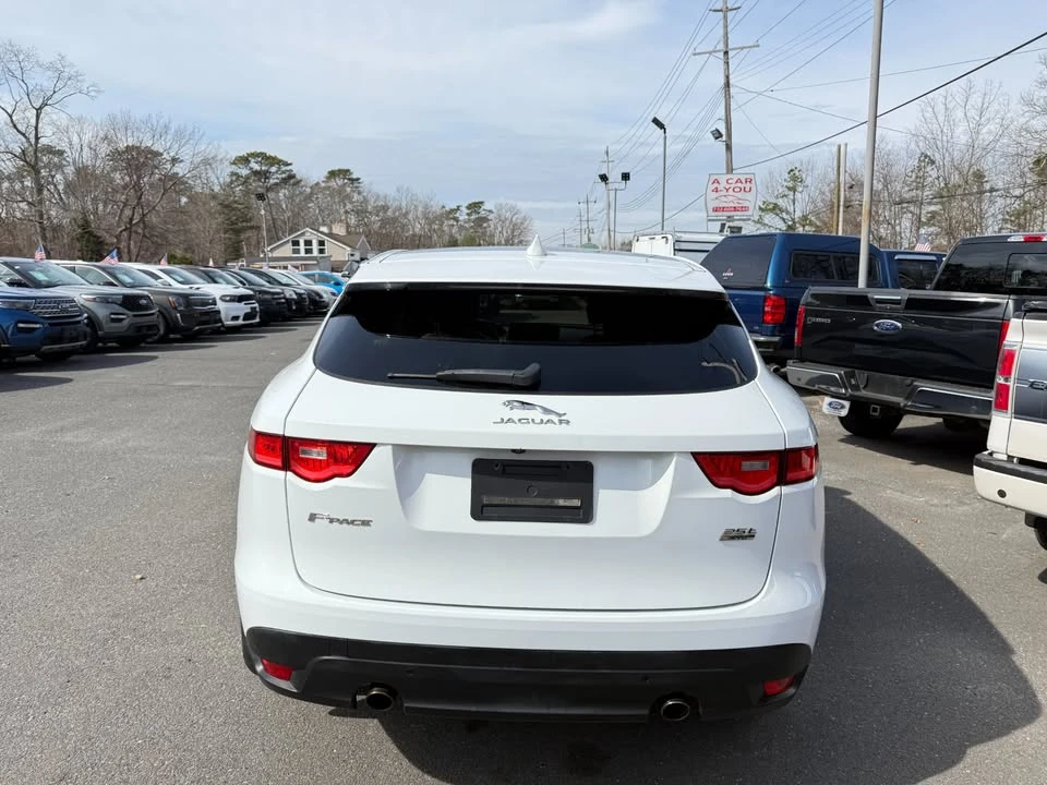 2019 Jaguar F-Pace - Image 8 of 20