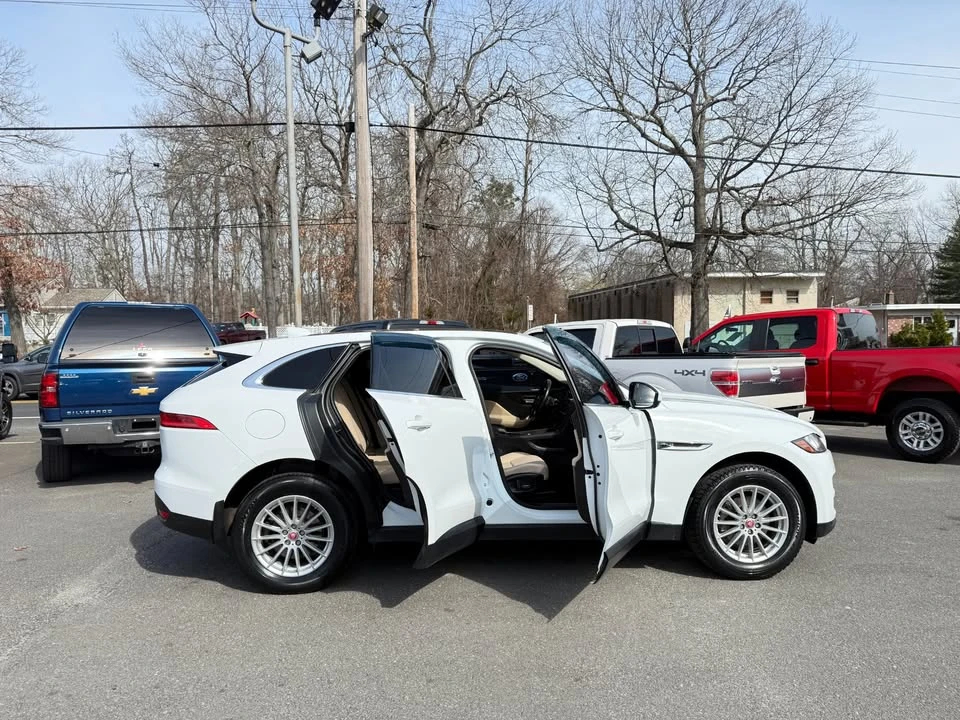 2019 Jaguar F-Pace - Image 9 of 20