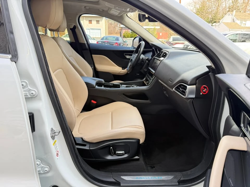 2019 Jaguar F-Pace - Image 12 of 20