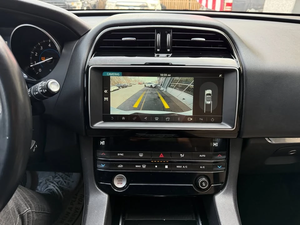 2019 Jaguar F-Pace - Image 15 of 20