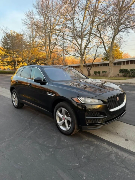 2019 Jaguar F-Pace - Image 2 of 13