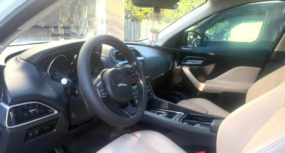 2019 Jaguar F-Pace - Image 8 of 14