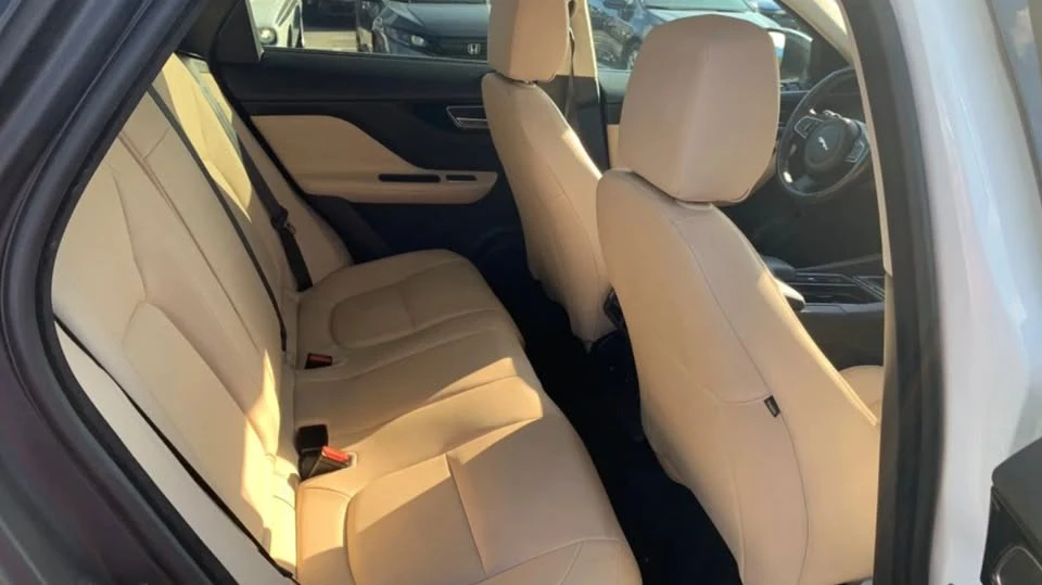 2019 Jaguar F-Pace - Image 11 of 12