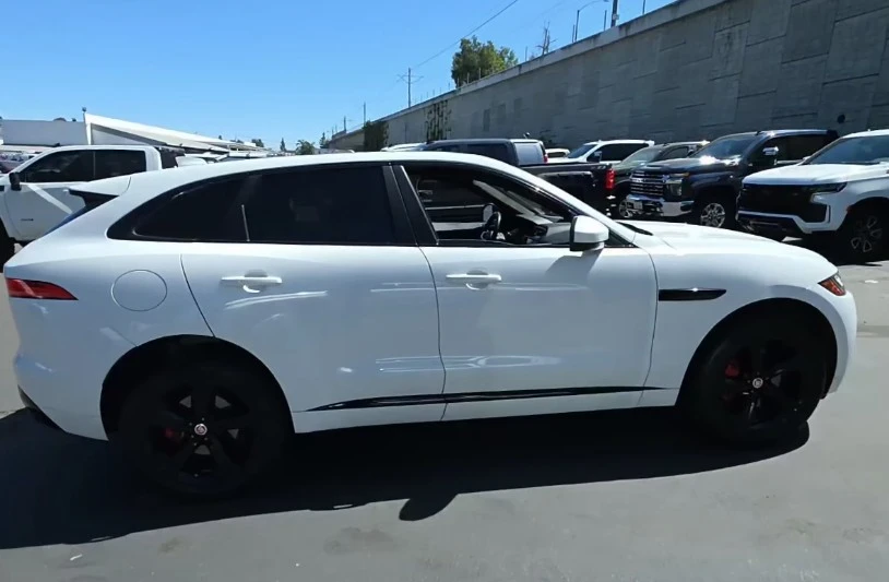2019 Jaguar F-Pace - Image 7 of 19